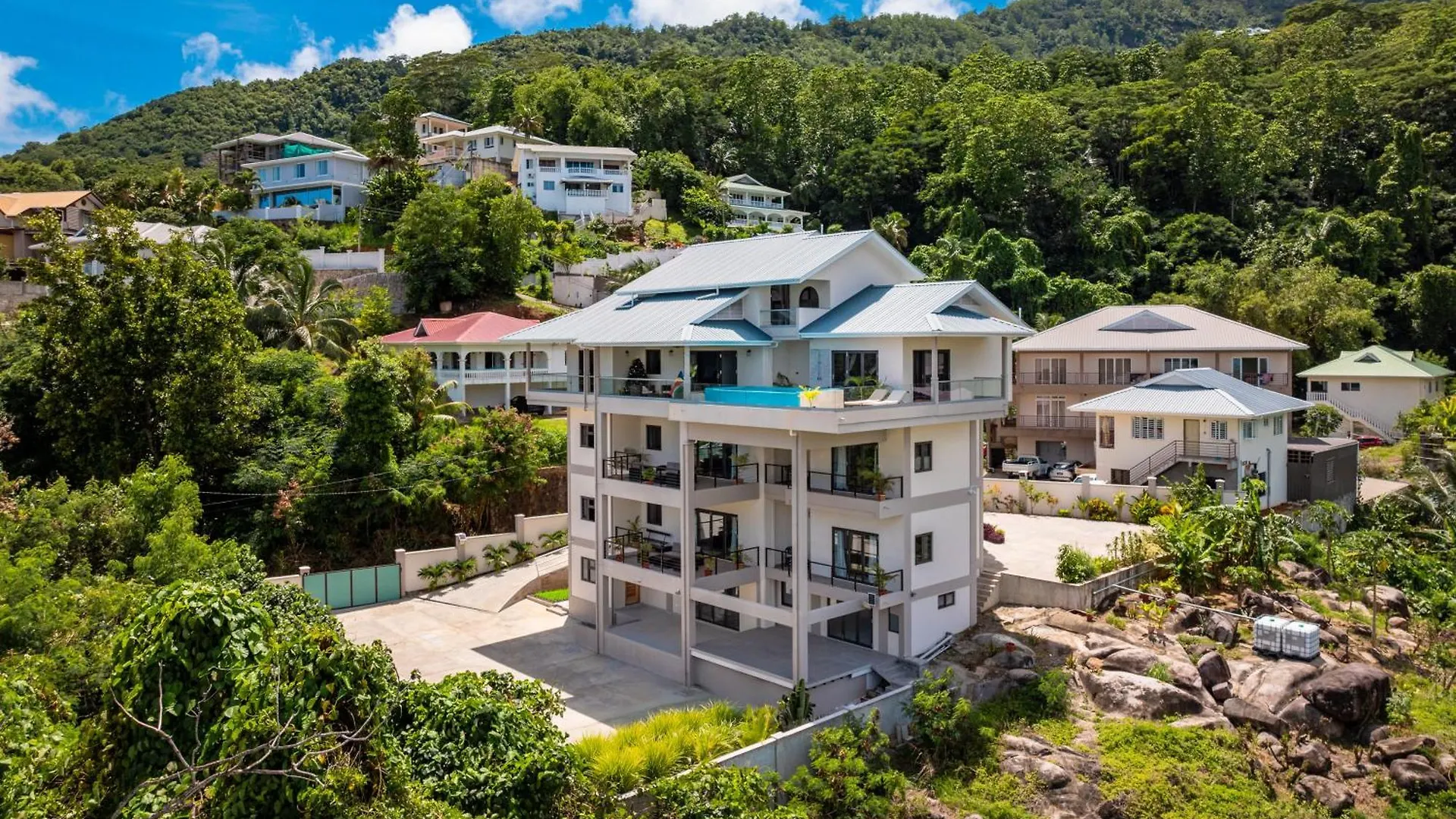 Aran Apartments Au Cap